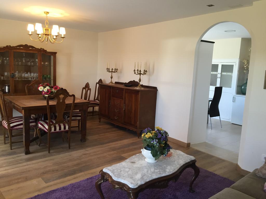 Casa Justo Pensionat Apiés Exteriör bild